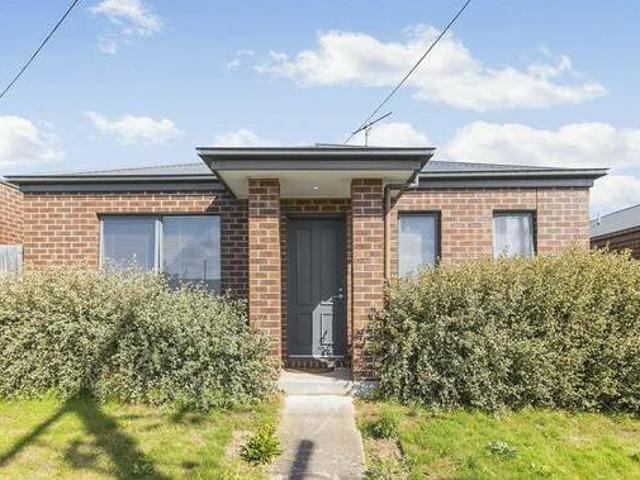 House for rent in Victoria