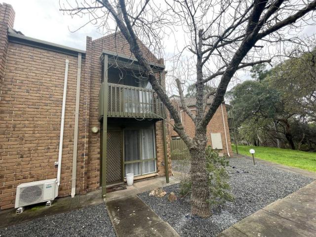 Townhouse for rent in Horseshoe Creek, South Australia