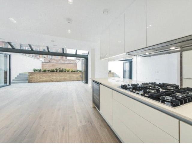 House for rent in West Kensington, Greater London