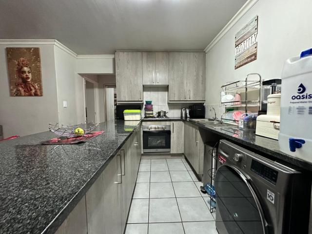 Apartment for rent in Kleinfontein Lake, Benoni