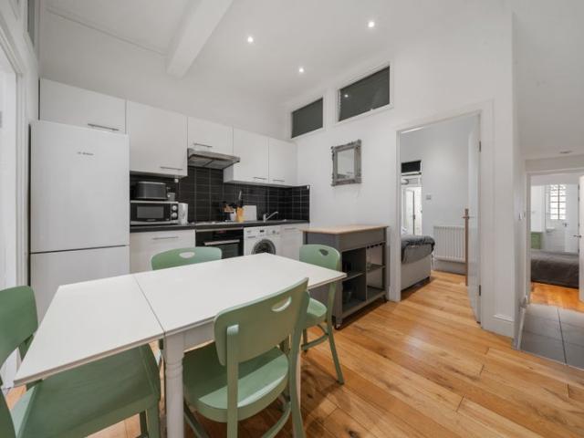 Apartment for rent in Maitland Park, Greater London