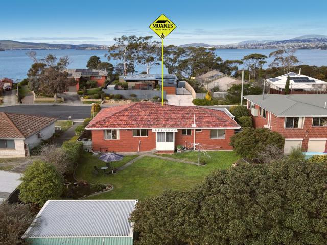 House for sale in Claremont