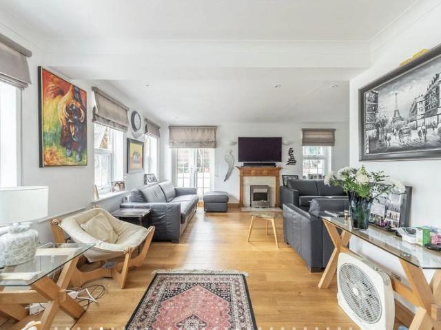 House for rent in Pinner, Greater London