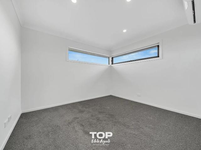 Townhouse for rent in Clyde North, Melbourne