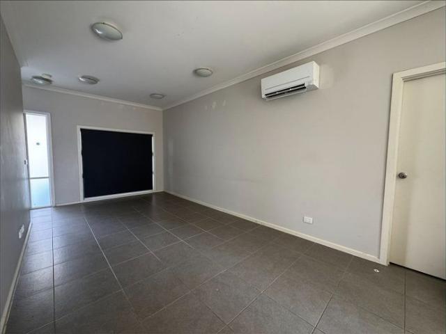 Townhouse for rent in Aspect Estate, Melbourne