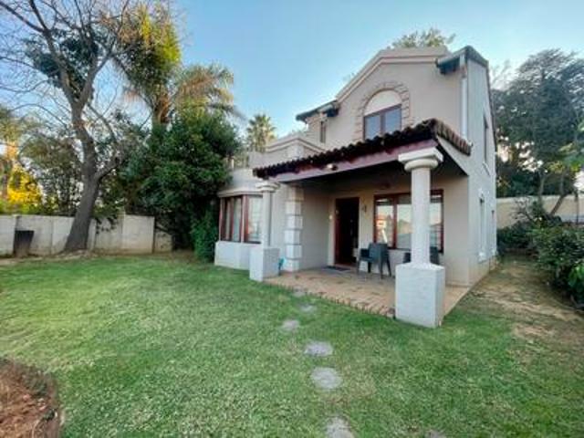 Townhouse for rent in Vosloorus, Gauteng