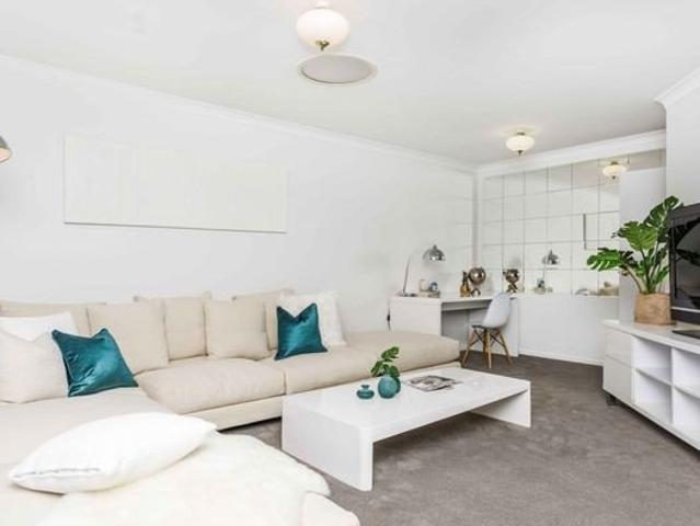 Apartment for rent in City Beach, Town of Cambridge