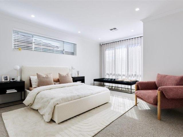 Cottage for sale in Hammond Park, Western Australia