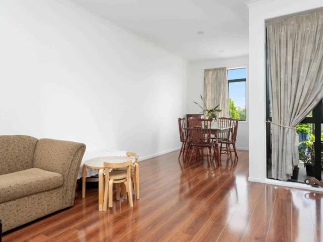 Townhouse for rent in New Lynn, Oroua County