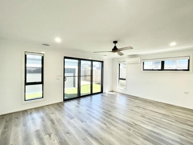 Townhouse for rent in WestWood Walk, Melbourne