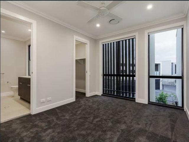 Townhouse for rent in Toombul, Queensland