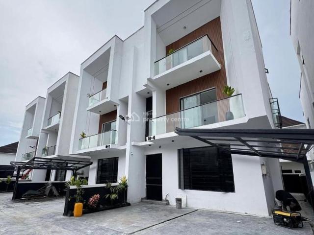 Detached house for sale in Lekki, Lagos
