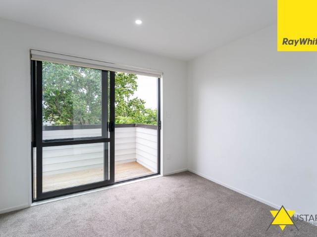 Townhouse for rent in Point England, Oroua County