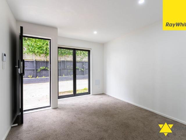 House for rent in Point England, Oroua County