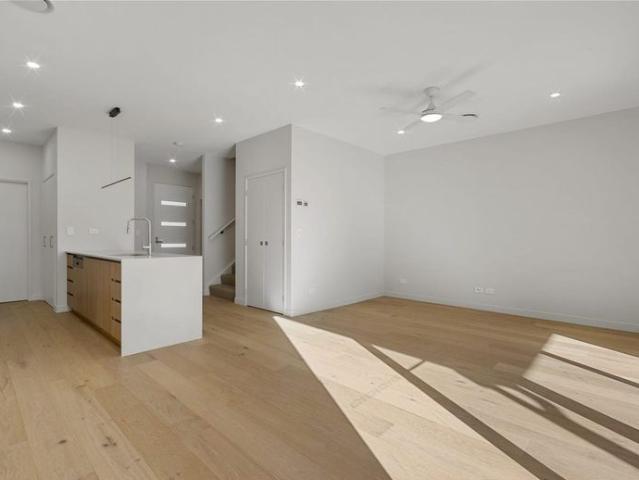 Townhouse for rent in Fernbrook, Queensland