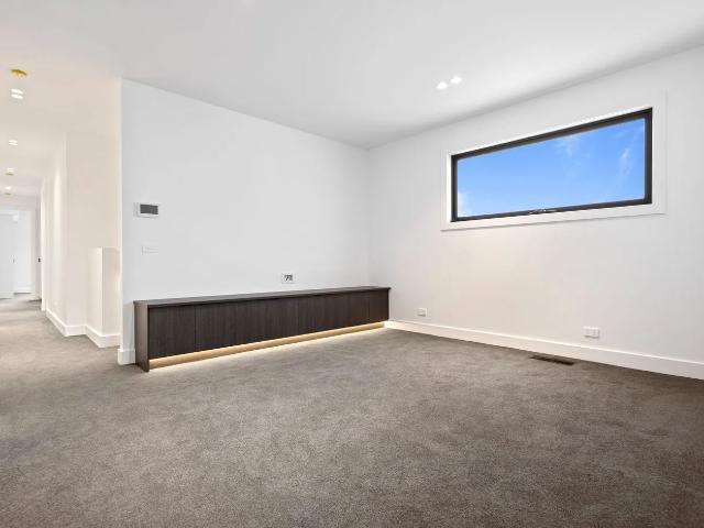 Townhouse for rent in Bentleigh East, Melbourne