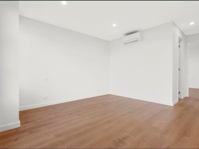 Townhouse for rent in Bentleigh East, Melbourne