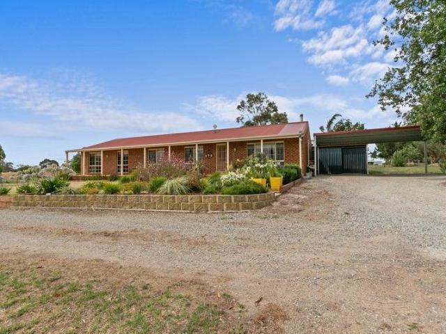 Cottage for sale in Flynn, Victoria