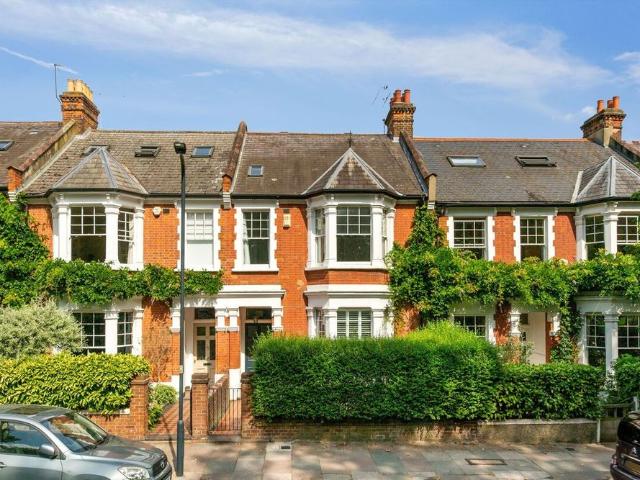House for rent in Brondesbury, Greater London