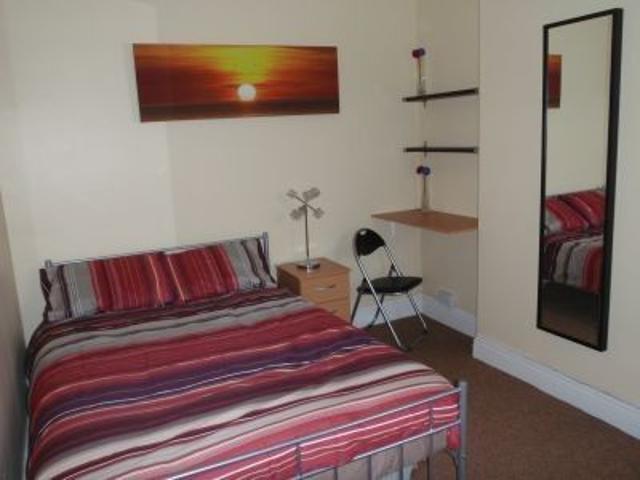 Room for rent in Waun Fawr, Wales