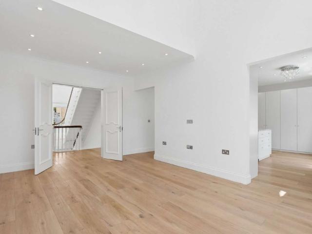 House for rent in Blackhills, Surrey