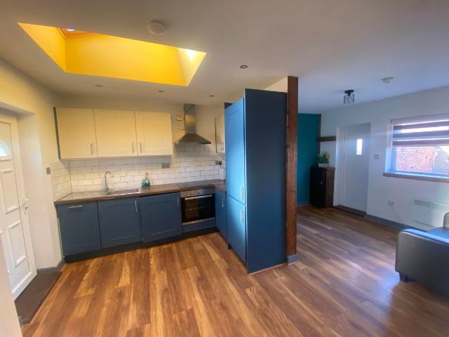 Apartment for rent in Hollinwood, Pendock