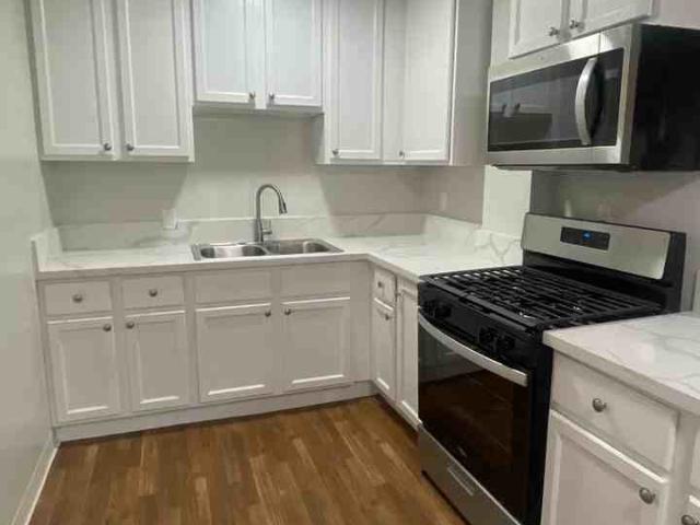 Apartment for rent in Monrovia, California