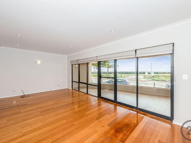 Apartment for rent in Parklands, Western Australia