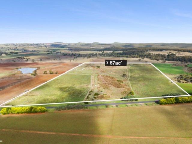 Cottage for sale in Springmount, Creswick