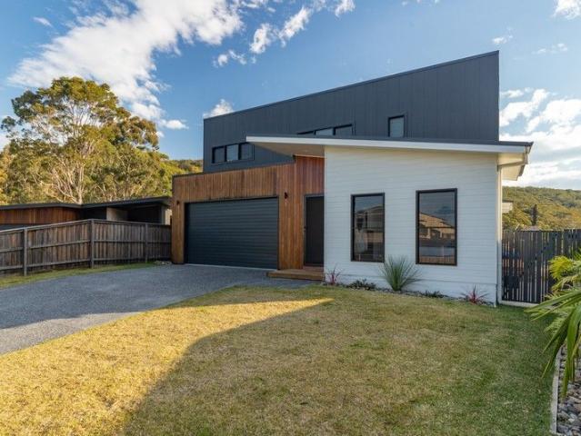House for sale in Blueys Beach, New South Wales
