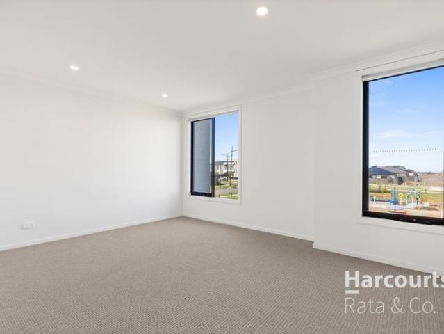 Townhouse for rent in Katalia, Melbourne