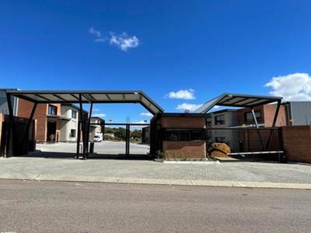 Commercial for rent in Olievenhoutbos, Gauteng