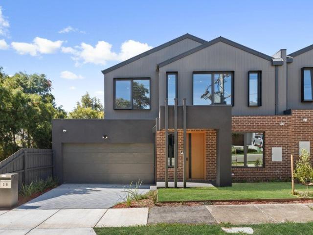 Townhouse for sale in Camerons Creek, Victoria