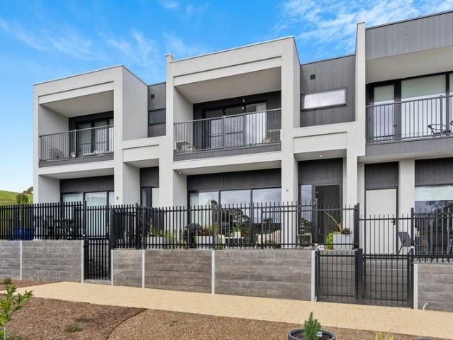 Townhouse for rent in Woodforde, Adelaide Hills Council
