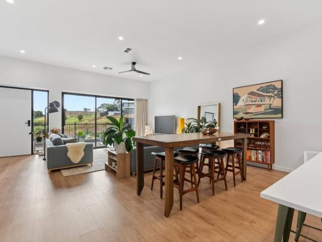 Townhouse for rent in Woodforde, Adelaide Hills Council