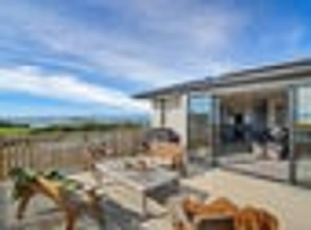 House for sale in Otakou