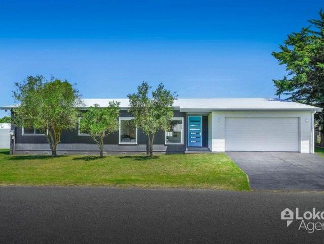 House for sale in Loch Sport, Victoria
