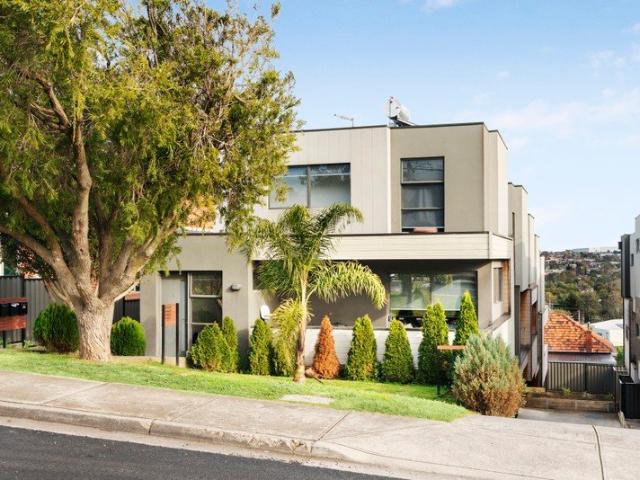 Townhouse for sale in Camerons Creek, Victoria