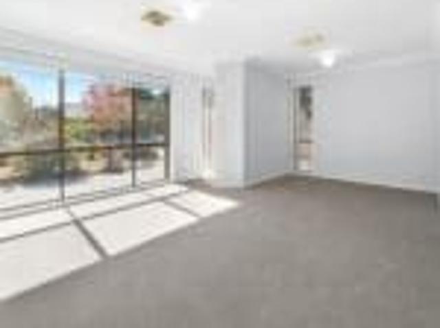 House for rent in Macquarie, Australian Capital Territory