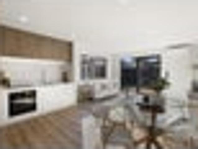 Townhouse for sale in Chaslands, Canterbury
