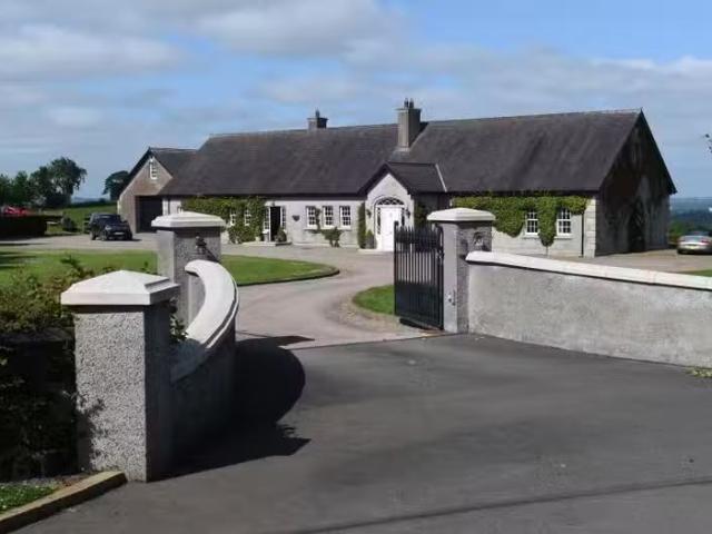 House to rent in Bluebell, North Tipperary