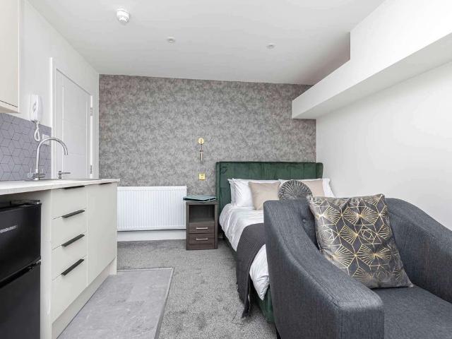 Room for rent in Poole