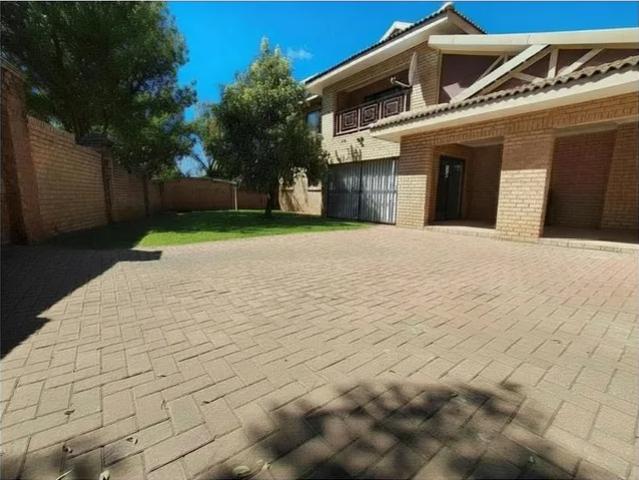 Townhouse for sale in Bloemfontein, Free State
