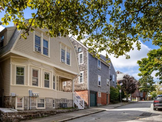Room for rent in New Bedford, Bristol County