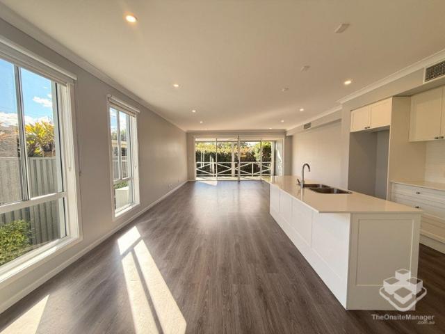 Townhouse for rent in Fernbrook, Queensland