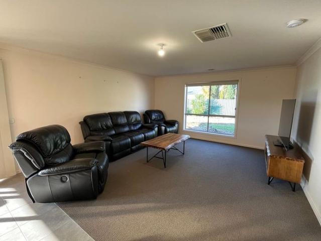 House for rent in Kialla, Victoria