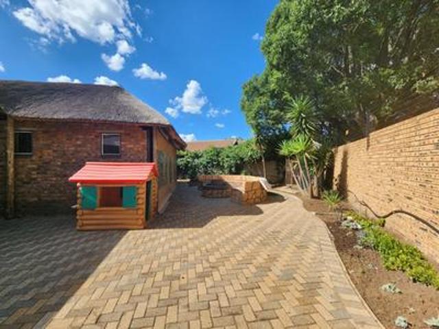 House for sale in Mohlakeng, Gauteng