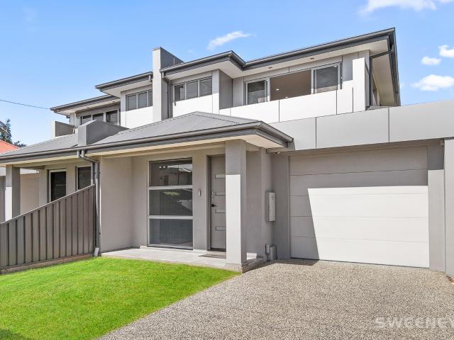 House for sale in Altona