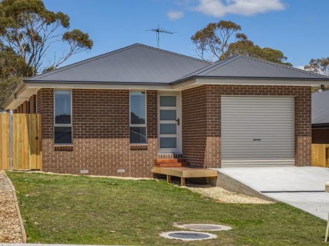 House for rent in Olive Grove Estate, Hobart