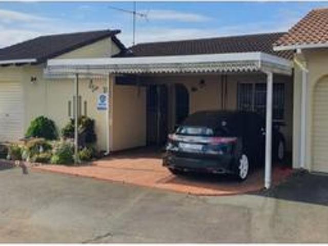 Townhouse for sale in Queensburgh, Kwazulu-natal